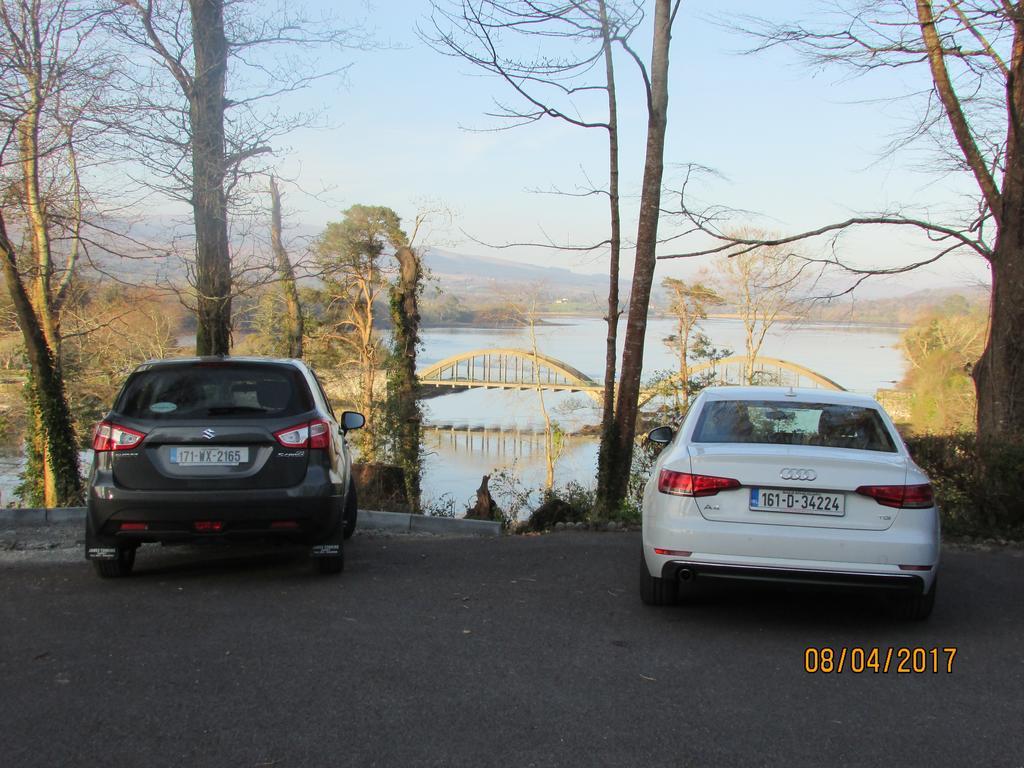 Hotel Watersedge Seaviews Kenmare Esterno foto